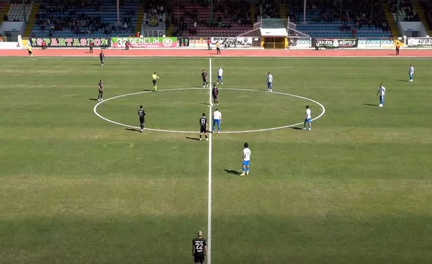 TFF 2. Lig Kırmızı Grupta mücadele eden Isparta 32 Spor,
