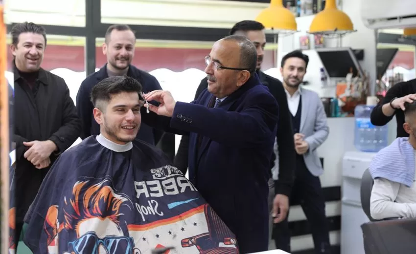 Kafeler esnafı Tural’a güveniyor Seçim çalışmaları kapsamında Kafeler Caddesi esnafını