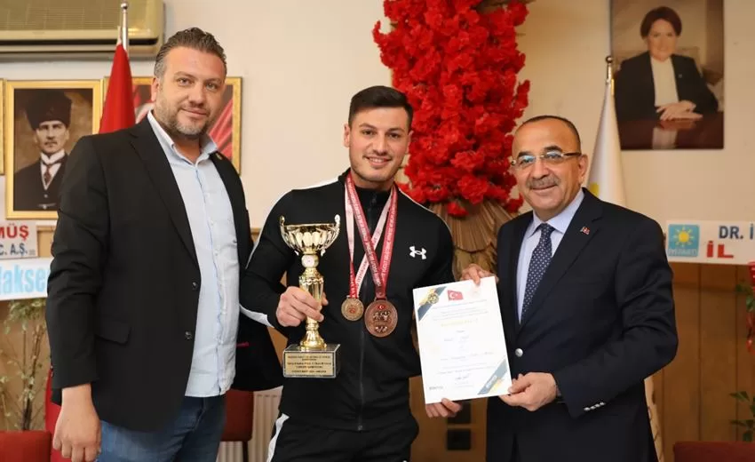 İyi Parti Belediye Başkan Adayı Ahmet Tural, Ankara’da düzenlenen Başkent