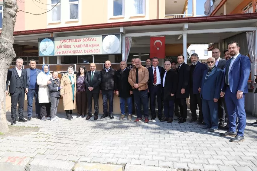 Tuncelililer Derneği’ni ziyaret eden İyi Parti Belediye Başkan Adayı Ahmet