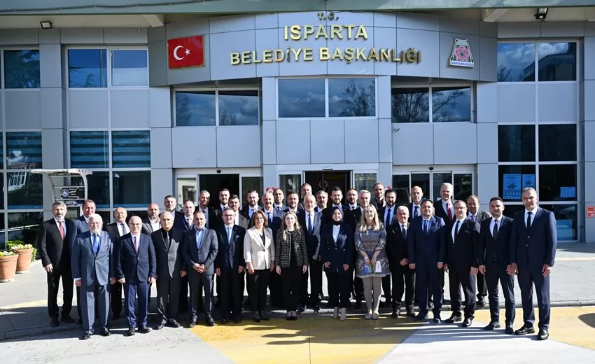Isparta Belediye Meclisi Belediye Başkanı Şükrü Başdeğirmen’in başkanlığında yeni dönemin