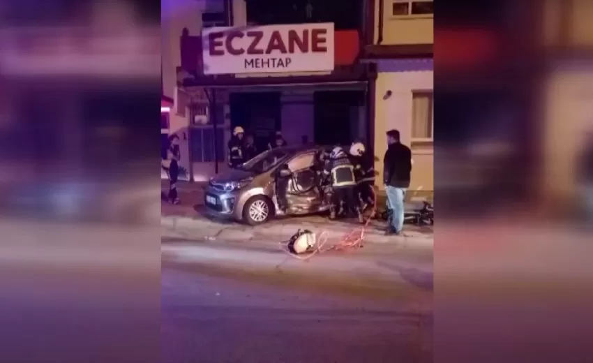 Isparta’nın Bahçelievler mahallesi’nde meydana gelen trafik kazasında hafif ticari araç