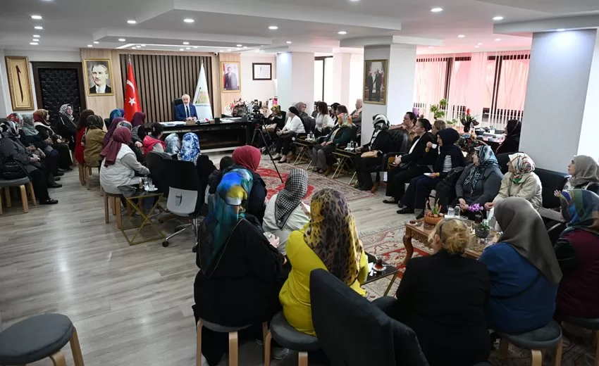 31 Mart yerel seçimlerinden başarı ile çıkan Isparta Belediye Başkanı