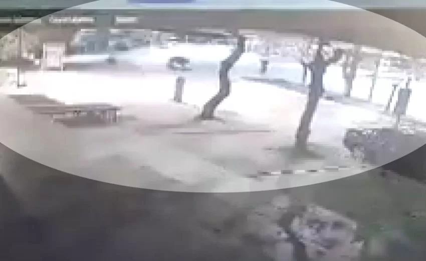 Isparta’da sürücünün kontrolünden çıkan otomobil park halindeki otomobile çarptı. Kaza