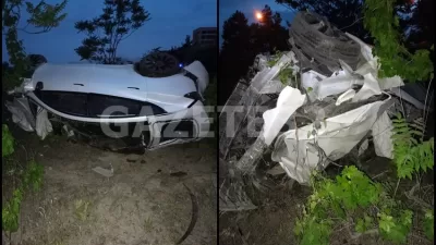 Isparta’da meydana gelen traik kazasında sürücüsünün direksiyon hakimiyetini kaybettiği otomobil,