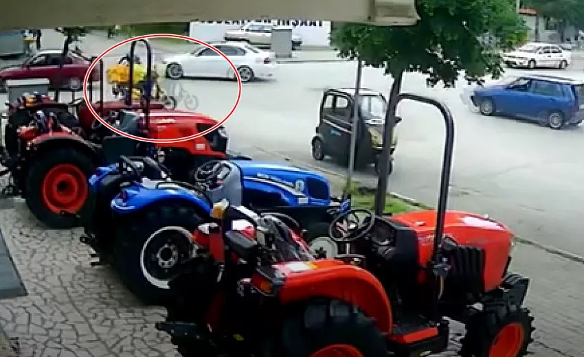 Isparta’da seyir halindeki motosiklet sürücüsü önce devrildi, sonra başka bir