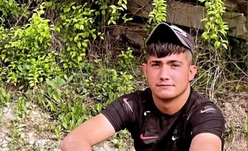 Isparta’da motosiklet, tıra çarptı. Kazada motosiklet sürücüsü 17 yaşındaki Bayram