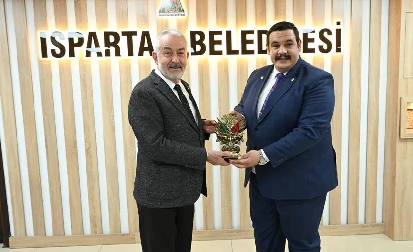 Yalvaç Belediye Başkanı Mustafa Kodal ve belediye meclis üyeleri, Isparta