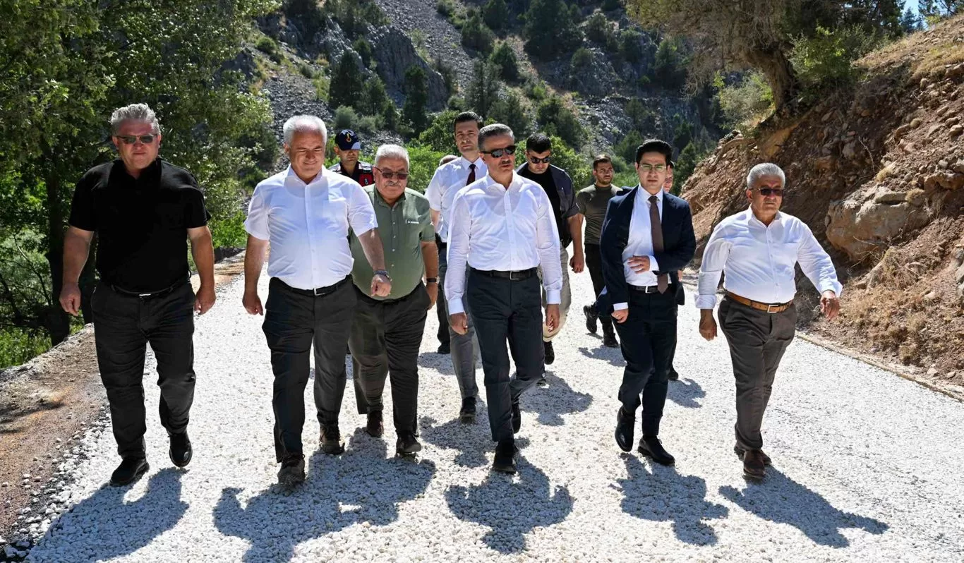 İl Özel İdaresi Isparta genelinde asfalt yapım çalışmalarına devam ediyor.