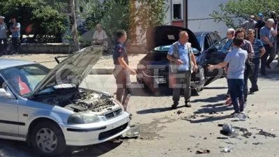 Isparta’nın Davraz Mahallesinde iki otomobilin çarpışması sonucu kaza meydana geldi.