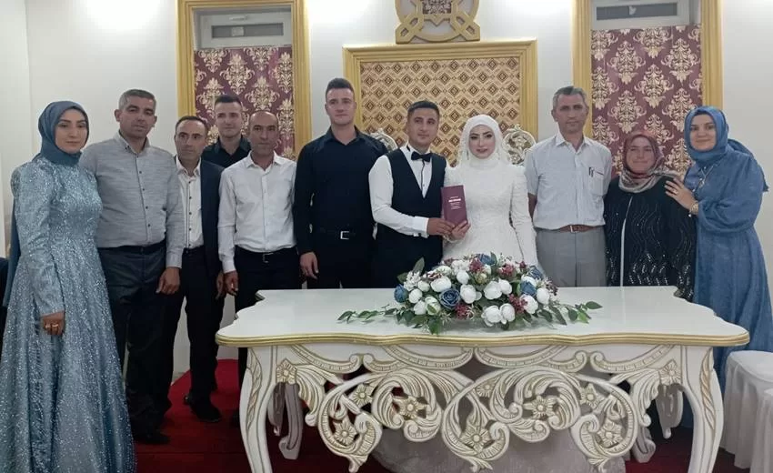 Medya32 haber sitesi sahibi basın camiasının duayenlerinden Yunus Özler’in kızı