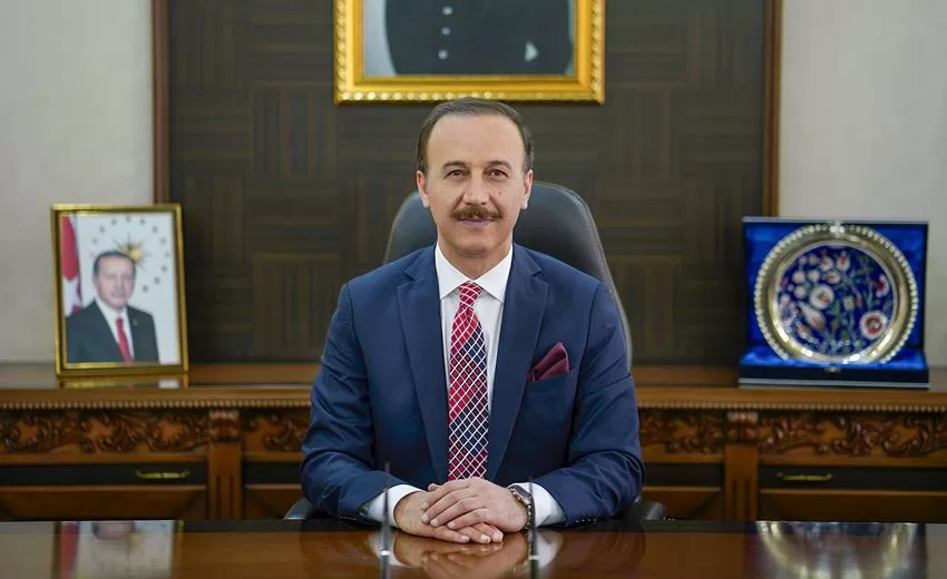 Günlerdir Isparta kamuoyunda tartışılan okul taşıma meselesi, Vali Abdullah Erin’in