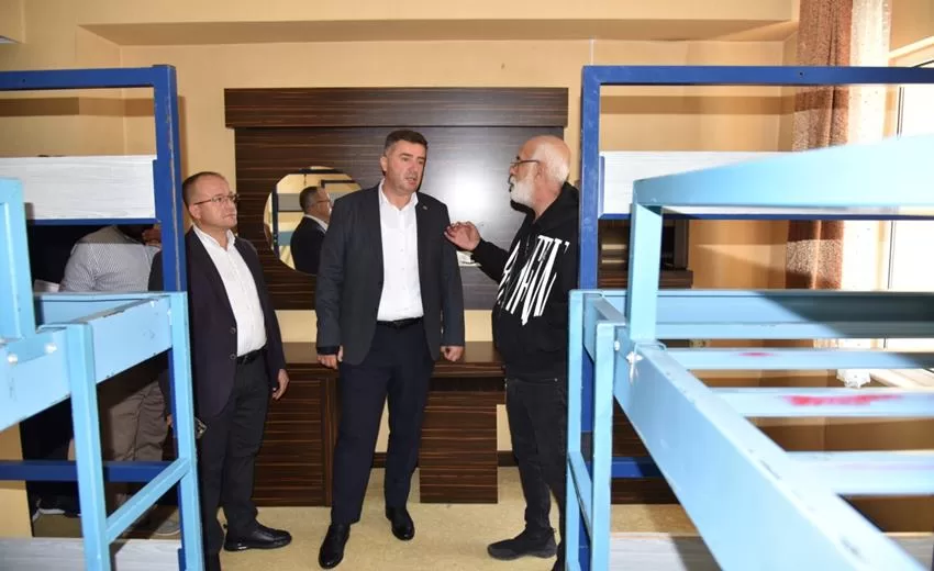 Eğirdir’de kız öğrenci yurdu sorununu çözmek amacıyla, Belediye Başkanı Mustafa