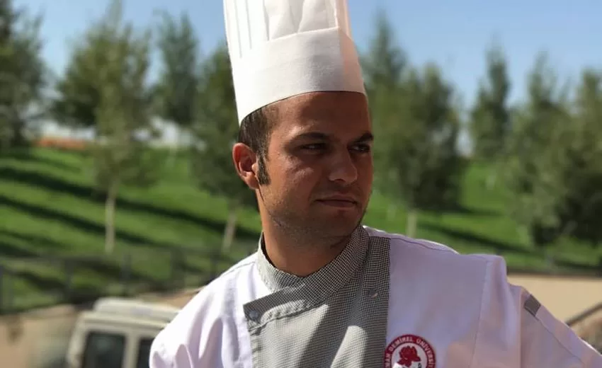Isparta Aşçılar ve Pastacılar Derneği (ISAPDER) Başkanı Feyzullah Emin Sağlam,