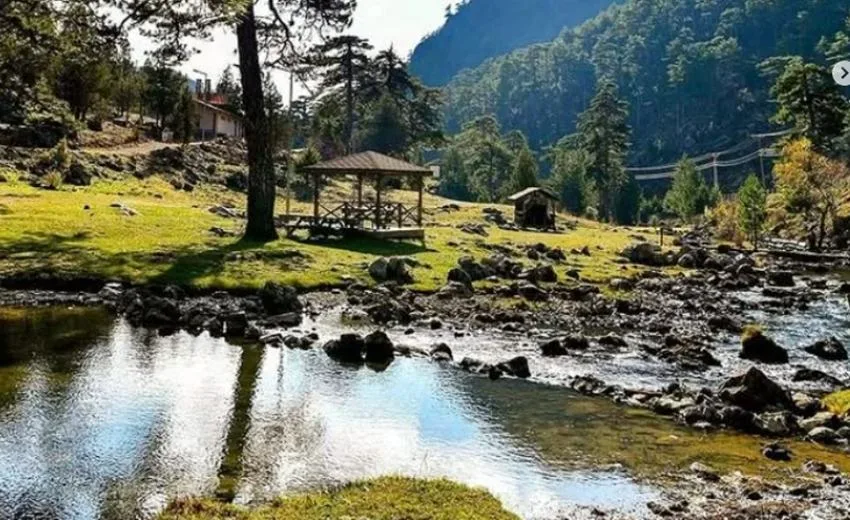 Ziyaretçilerin gözde mekanlarından biri olan Başpınar Tabiat Parkı, Isparta’nın Aksu