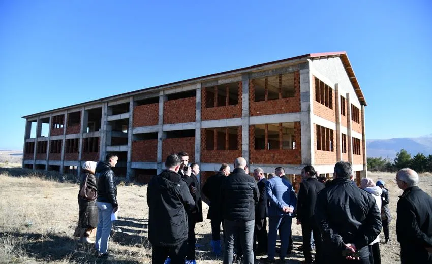 Isparta’nın Gelendost ilçesinde 2012 yılında inşaatı yüzde 40 oranında tamamlanan