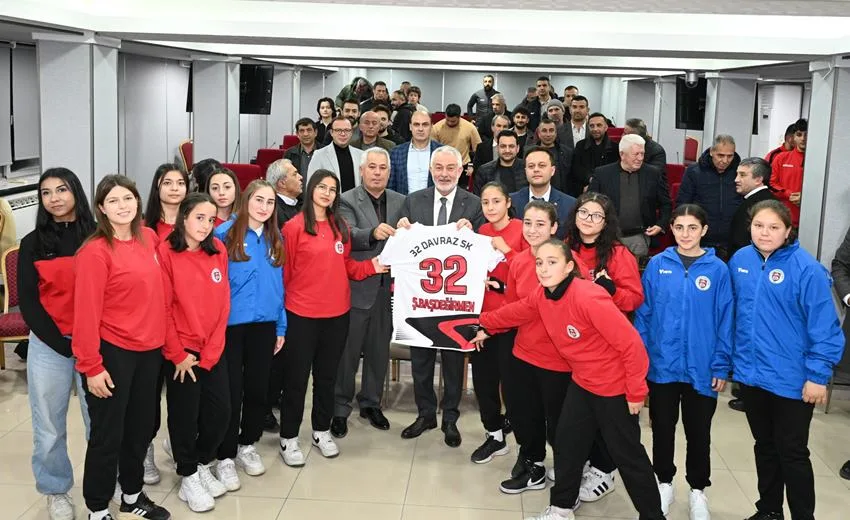 Isparta’da spor alanında tüm branşlara büyük destekler veren Belediye Başkanı