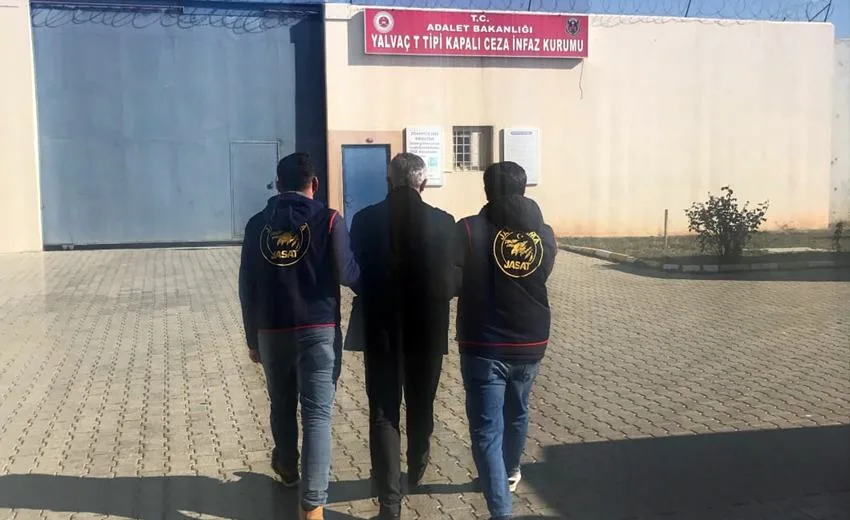 Isparta İl Jandarma Komutanlığı ekipleri, aranan şahısların yakalanmasına yönelik yürüttüğü