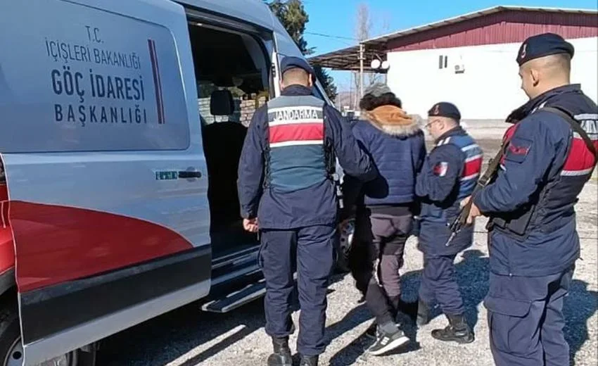 Isparta İl Jandarma Komutanlığı, düzensiz göç ve göçmen kaçakçılığıyla mücadele