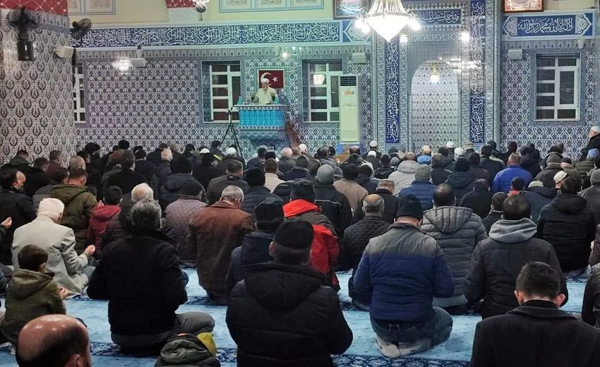 Isparta’da Berat Gecesi Dualarla İhya Edildi