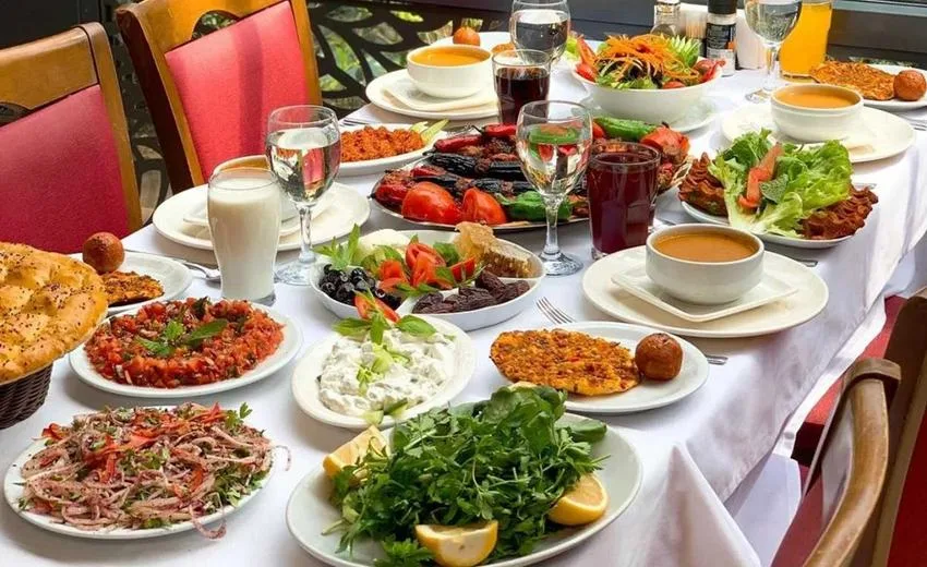 Isparta’da iftar menüleri en ucuz kişi başı 250 TL’den başlarken,