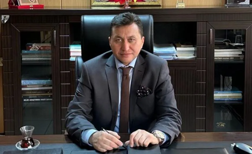 Isparta PTT Başmüdürü Kadir Köroğlu görevini Antalya’da görev yapan Osman