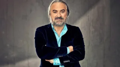 Sevilen sanatçı Volkan Konak, Kuzey Kıbrıs Türk Cumhuriyeti’ndeki bayram programı