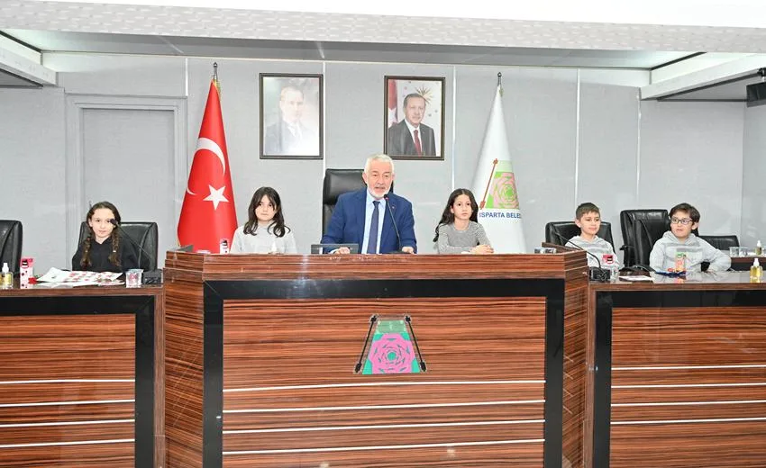 Boğaziçi Koleji 3. ve 4. sınıf öğrencileri Isparta Belediye Başkanı