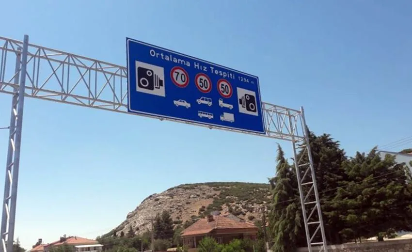 Isparta’nın Keçiborlu ilçesi girişinde yer alan Elektronik Denetleme Sistemi (EDS),