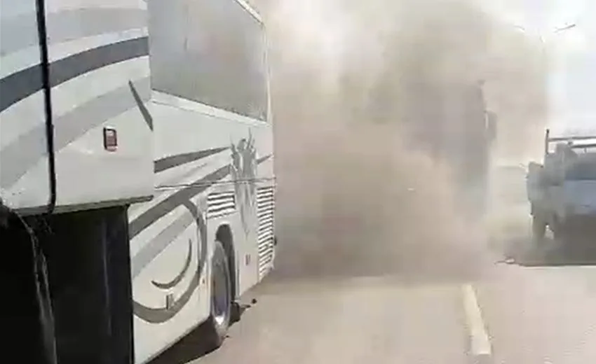 Isparta merkezli bir şirkete ait yolcu otobüsünde çıkan motor yangını