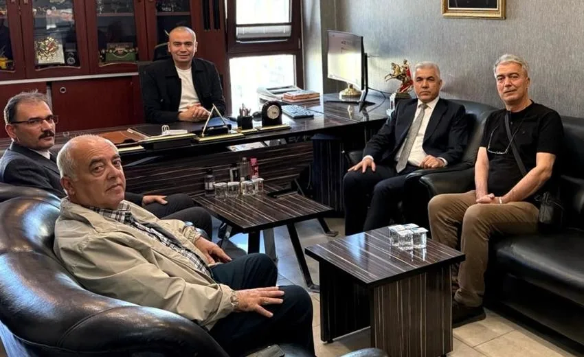 Isparta Gazeteciler Cemiyeti Başkanı Mustafa Baş’ı ziyaret eden SGK İl