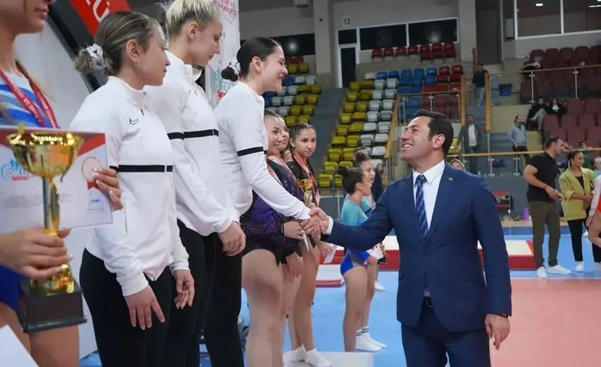 Bolu’da 27-29 Mayıs 2025 tarihleri arasında düzenlenen Artistik Cimnastik Okullararası