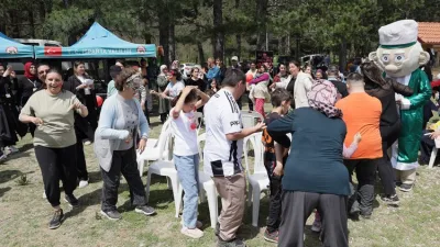 Süleyman Demirel Üniversitesi İletişim Fakültesi öğrencilerinin toplumsal sorumluluk bilinciyle hayata