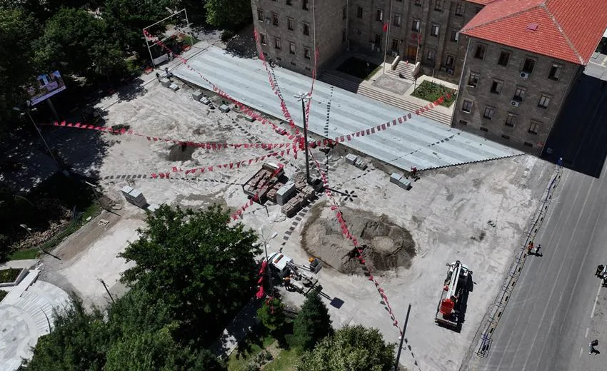 Isparta Belediyesi tarafından 15 Temmuz Cumhuriyet ve Demokrasi Meydanı’nda yeniden