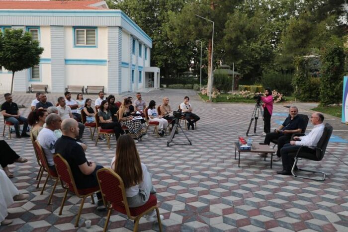 ISUBÜ’de “Bilim Kafe” Söyleşi Serisinin İlki Gerçekleştirildi