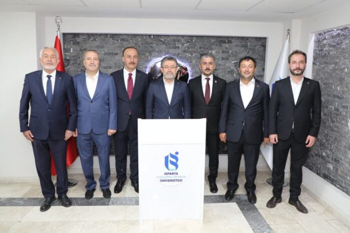 Bakan Yumaklı ISUBÜ’yü Ziyaret Etti