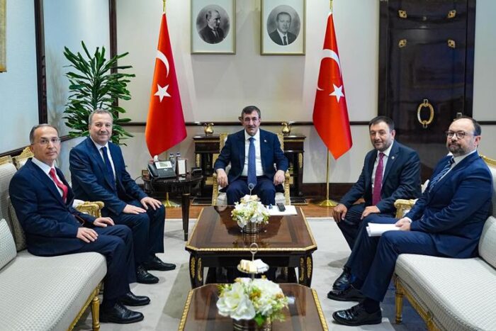 Cumhurbaşkanı Yardımcısı Cevdet Yılmaz’ı Ziyaret Ettiler