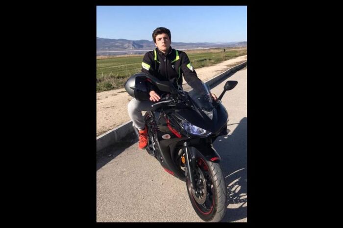 21 Yaşında Motosiklet Kazasında Can Verdi