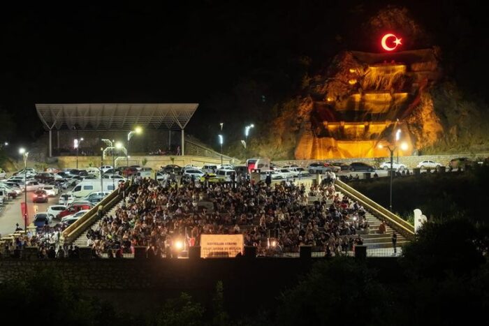 Kirazlıdere’de Coşku Dolu Müzik Gecesi