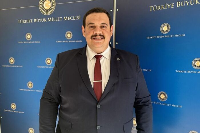 AK Parti’ye Geçen Yalvaç Belediye Başkanı Kodal’dan Açıklama