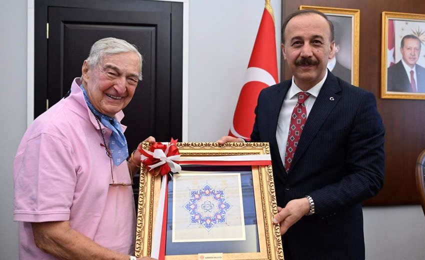 Koç Holding Yönetim Kurulu Onursal Başkanı Rahmi Koç, Isparta Valisi