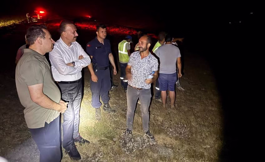 Konya sınırlarında başlayıp Isparta Şarkikaraağaç ilçesine sıçrayan yangınla ilgili yerinde