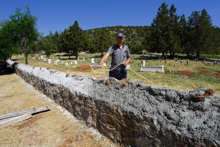 Yenitepe Köyünün Yıkık Mezarlık Duvarı Yenilendi