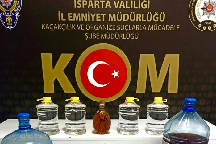 Isparta’da Kaçak Alkol Operasyonu: 33,5 Litre Sahte İçki Ele Geçirildi