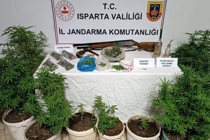 Yalvaç’ta Uyuşturucu Operasyonu: Skunk ve Kubar Esrar Ele Geçirildi