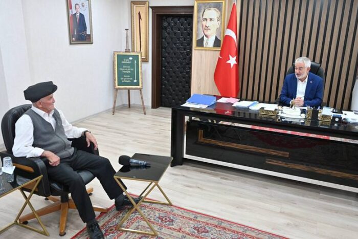 30 Ağustos Zafer Bayramı’nı Okuduğu Zafer Şiirleriyle Kutladı