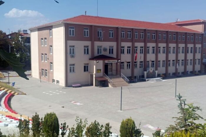 Güçlendirme Skandalı: Hızırbey ve Naşide Halil Gelendost’ta Binlerce Öğrenci Mağdur Edildi