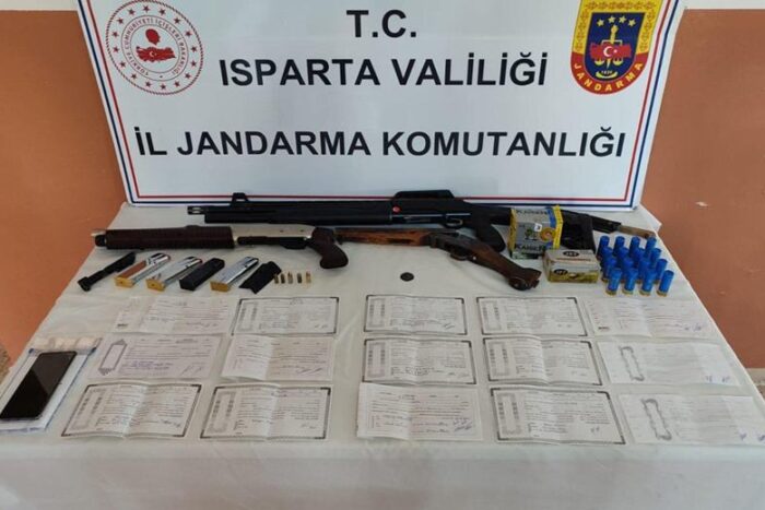 Isparta’da Tefecilik Operasyonu: Çok Sayıda Senet ve Silah Ele Geçirildi