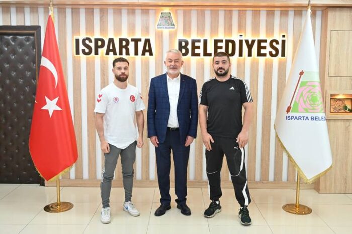 Türkiye Şampiyonu Milli Boksçu Nurullah Oyan’dan Başkan Başdeğirmen’e ziyaret