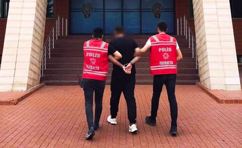 Isparta İl Emniyet Müdürlüğü ekiplerinin yürüttüğü çalışmalar sonucunda hakkında kesinleşmiş